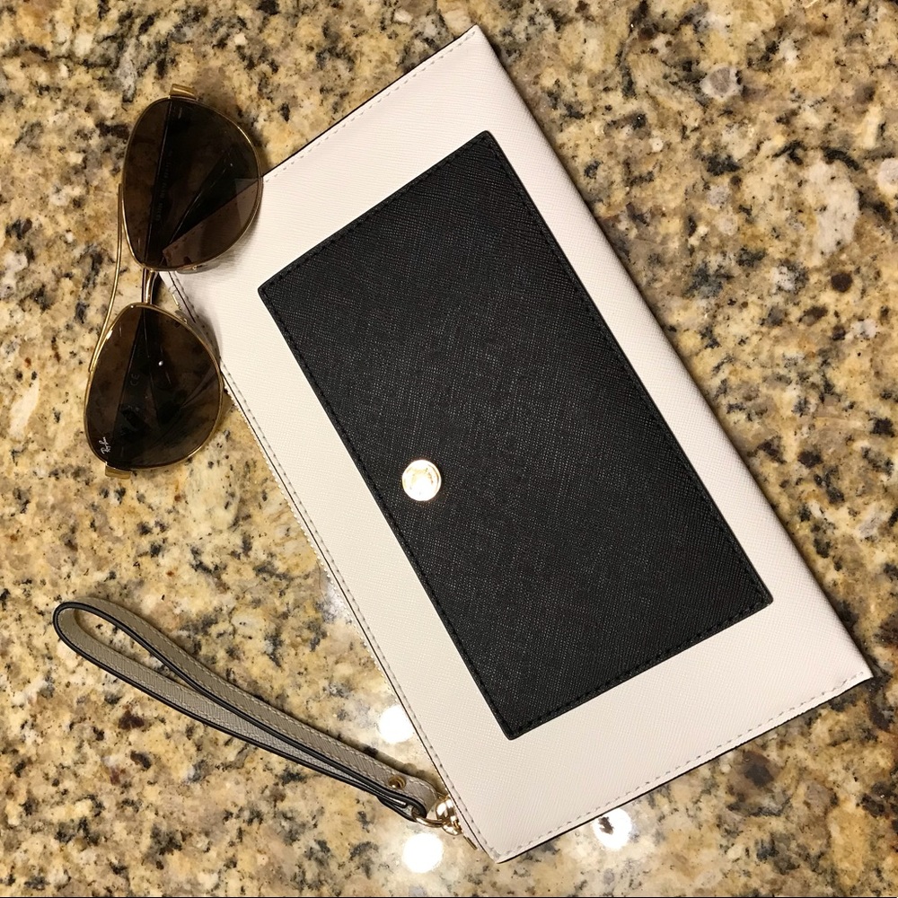 MK wristlet NWOT